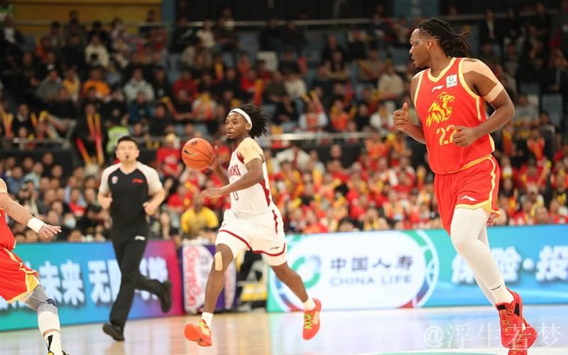 广厦靠外援取胜！6人表现优秀，3人及格，2人拖后腿，国手全场低迷，国家队选拔需慎重